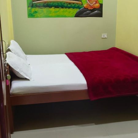 Lord Shiva Paying Guest House Варанаси Екстериор снимка